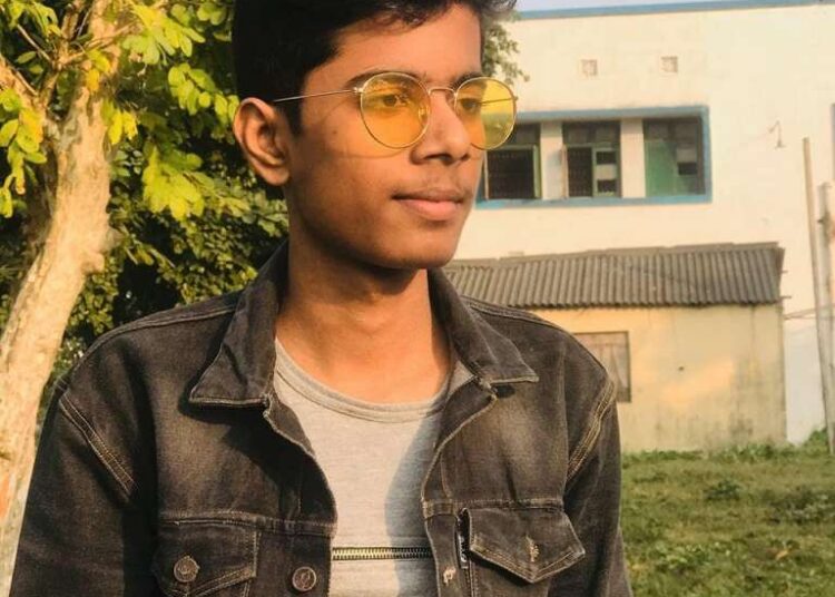 Teenage Entrepreneur Utkarsh Piyush Shares Tips on How to Get Clients