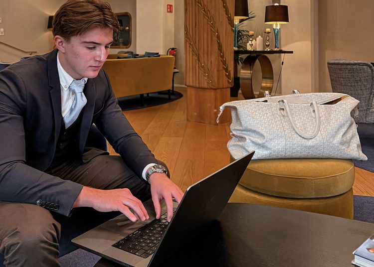 Nicolas Valentine’s Expert Tips for Building a Profitable Dropshipping Business in Today’s E-Commerce Industry